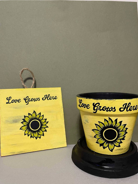 Sign And Pot Set